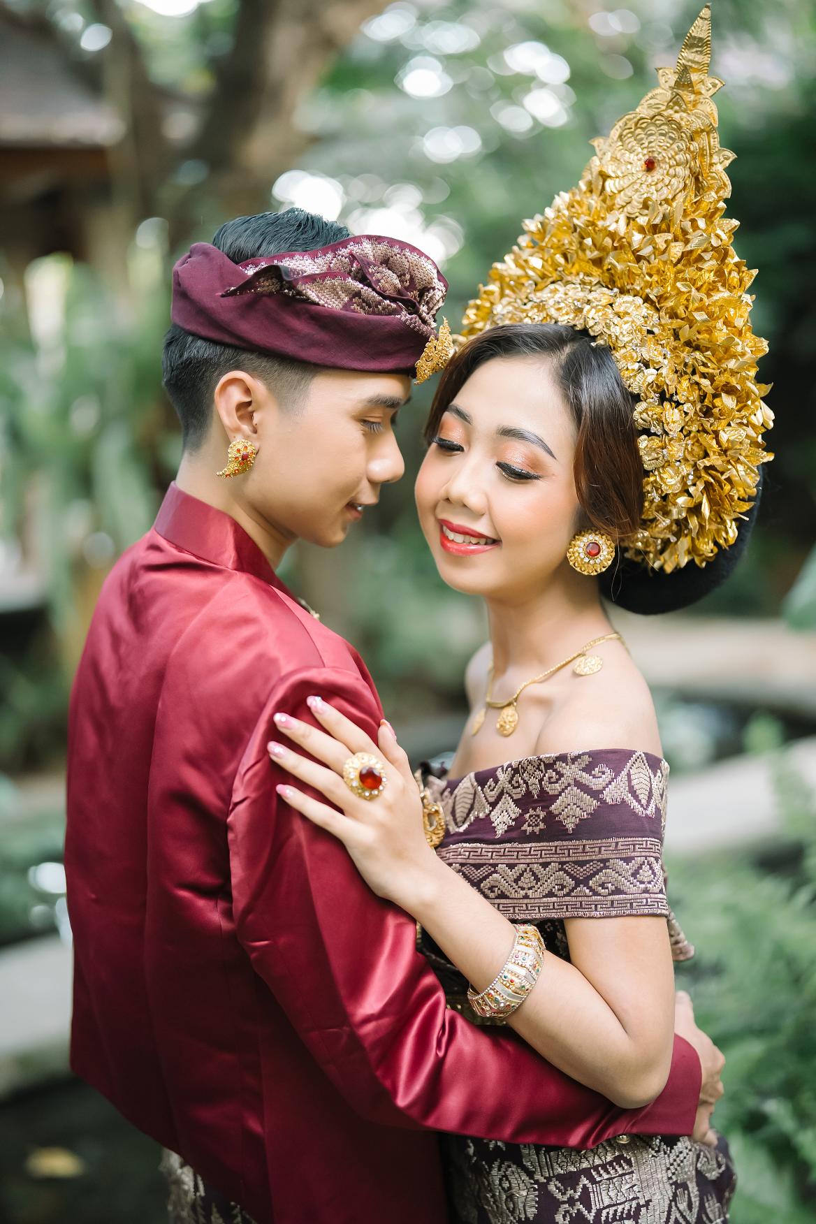 I Gusti Lanang Ary Kresnawan, S.Kom. & Ni Putu Isma Cahyanti, S.E.